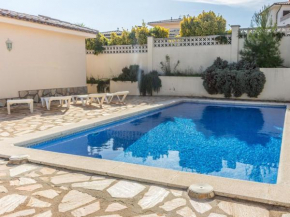 Fantastic holiday home with private swimming pool 1 5 km from the beach